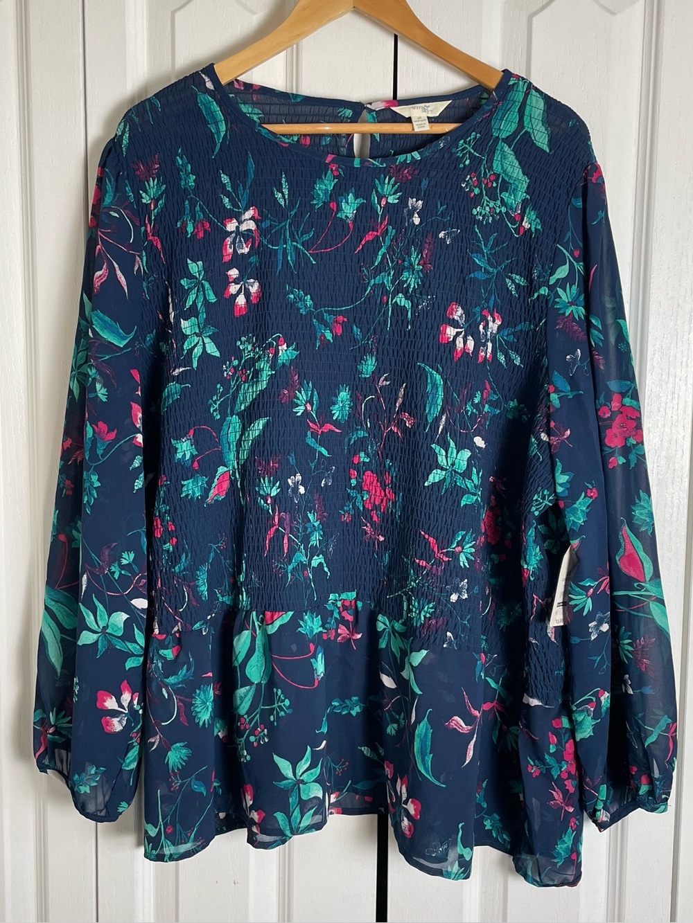NWT Terra & Sky Smocked Woven Top Blouse Women's 2X Blue Floral Sheer Relaxed